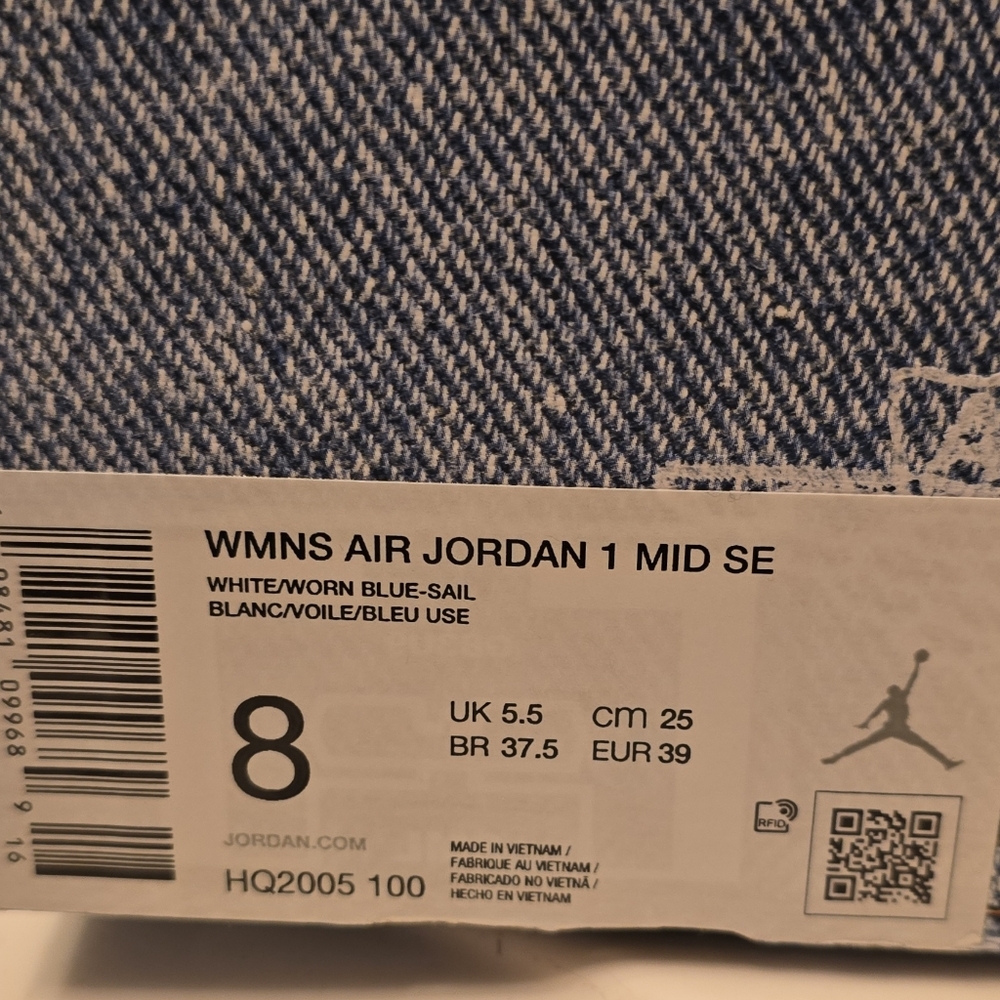 Jordan Air 1 Mid SE in White and Blue - Picture 4 of 4